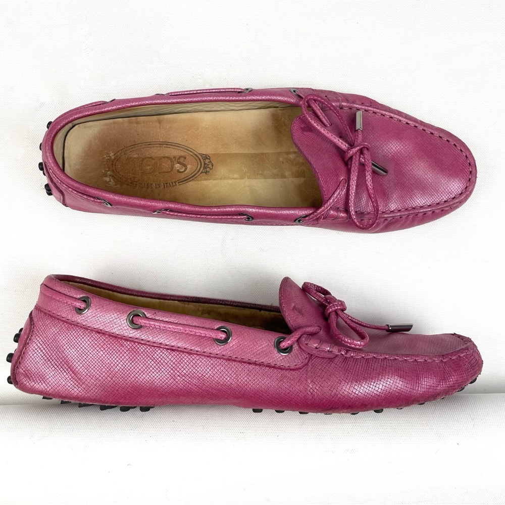 Tod's Pink Leather Driving Loafers